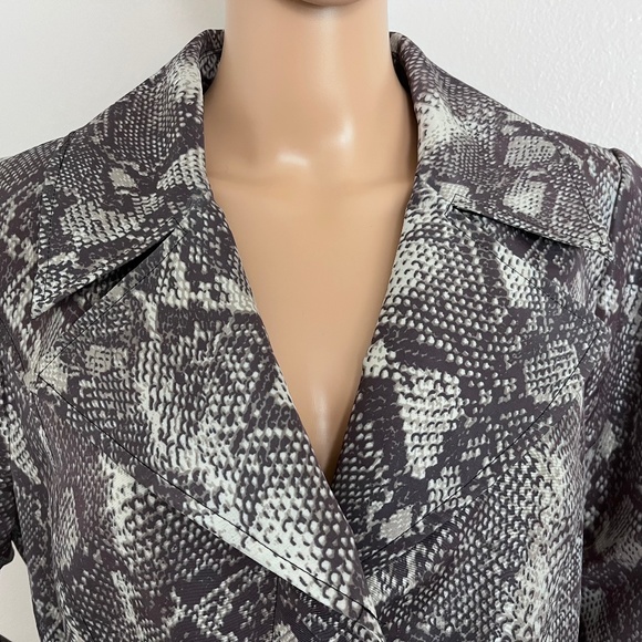 INC International Concept Snake Embossed Snap Front Buckle Belt Rain Coat size L - Picture 2 of 15